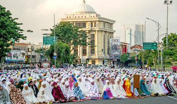 Muslims pray for peace during Eid Al-Fitr