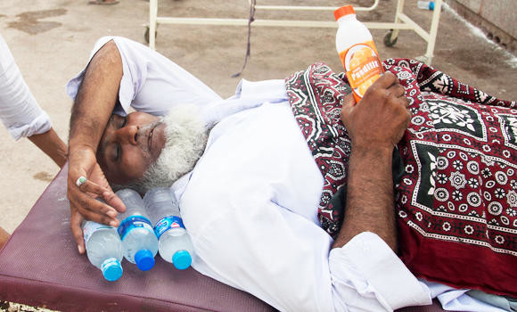 Pakistan heat wave eases after more than 1,150 die