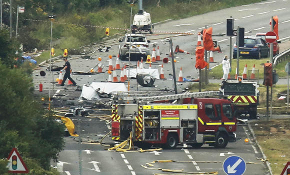 7 dead after jet in UK airshow crashes into road