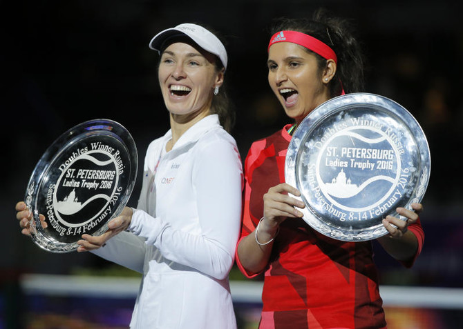 Mirza, Hingis reach 40-love