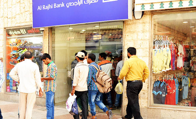 Economy, project suspensions ‘hit Saudi expat remittances’