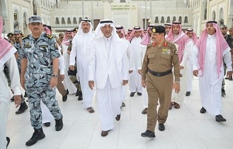 Makkah governor: No Muslims prevented from worshiping at Grand Mosque