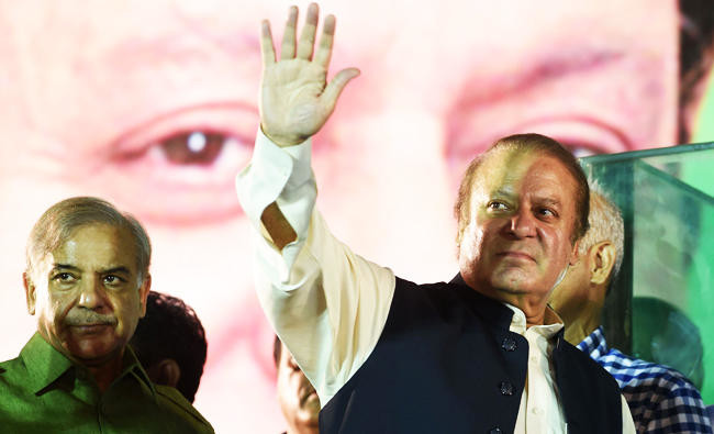 Deposed Pakistani PM calls for ‘revolution’ in talk to crowd