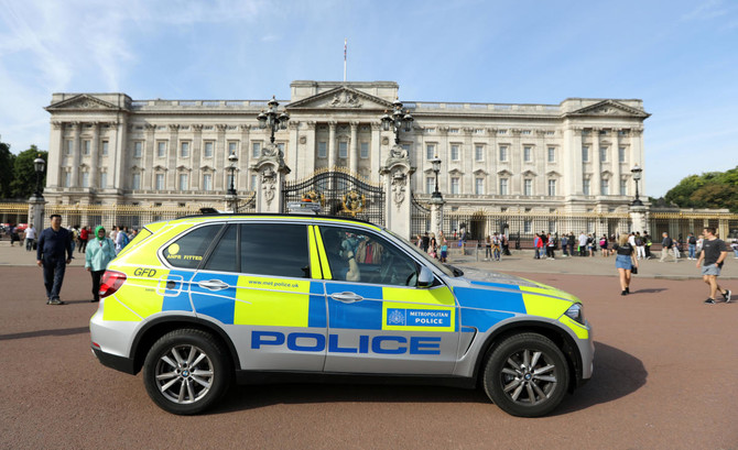 Police arrest 2nd man in Buckingham Palace terror incident