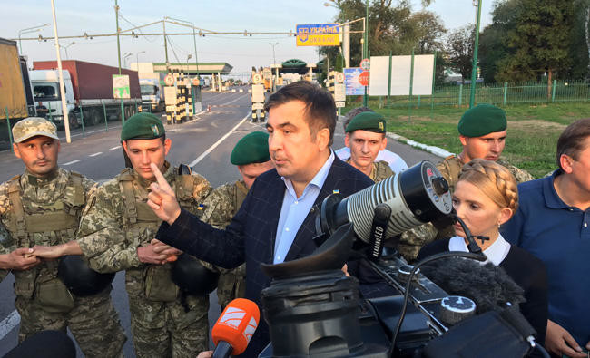 Former Georgian president Saakashvili forces his way into Ukraine