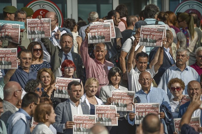 Trial of Turkey opposition newspaper staff resumes