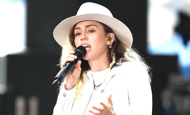 Miley Cyrus turns country balladeer in new album