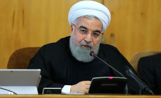 Rouhani defends Iran’s Revolutionary Guards in show of unity