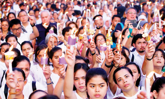 Philippine bishops call end to killings in rally against drug war