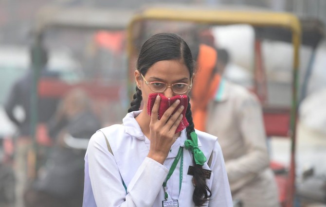 Schools shut as toxic smog hits Delhi