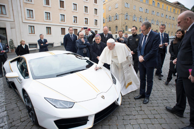 Pope gets Lamborghini, auctions it to rebuild Christian Iraq