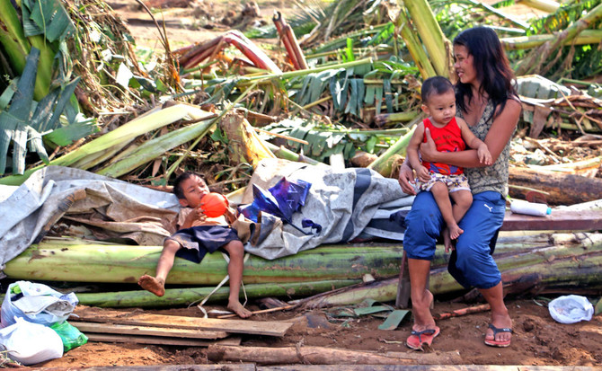 Storm brings death and destruction in central Philippines