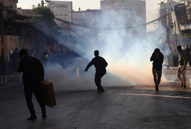 Iraqi Kurds take to the streets for lack of funds