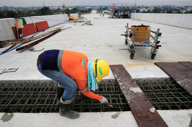 Philippines readies global bonds sale to fund infrastructure projects