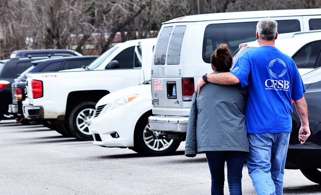 2 dead, 17 injured in Kentucky school shooting; suspect held