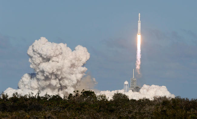 SpaceX launches world’s most powerful rocket toward Mars