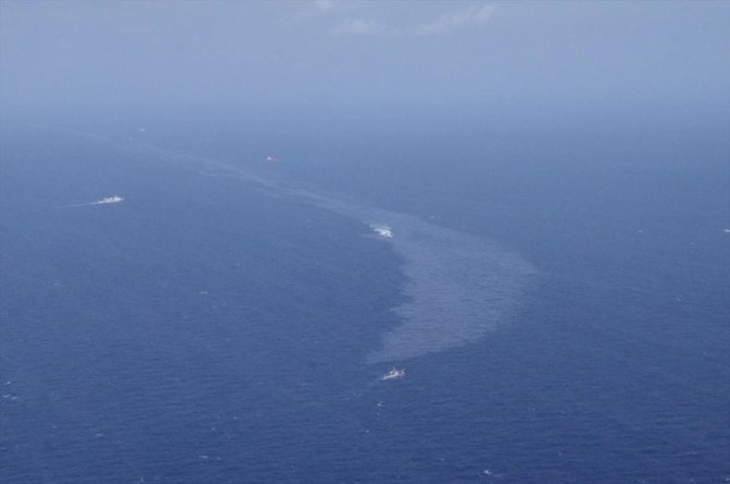 Oil that reached Japan shores from sunken Iran tanker, coast guard says