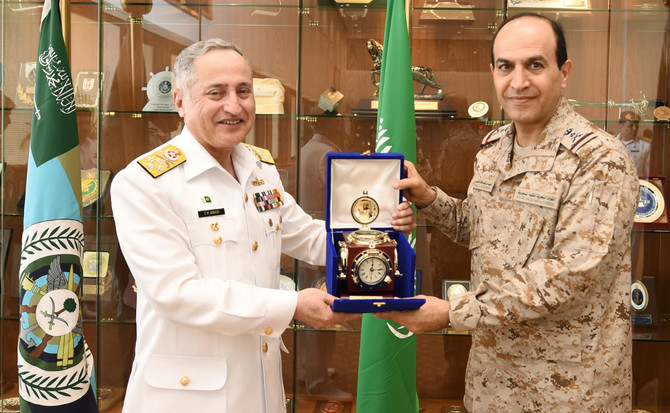 Pakistan Navy chief receives prestigious medal from Saudi Arabia