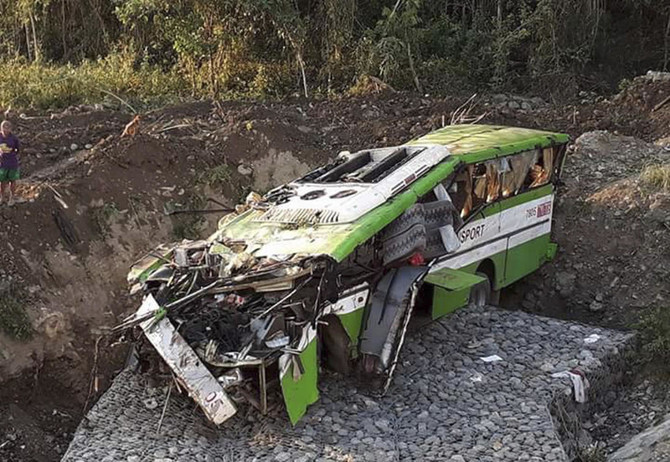 Philippine bus falls into ravine, leaves 19 dead and 21 injured