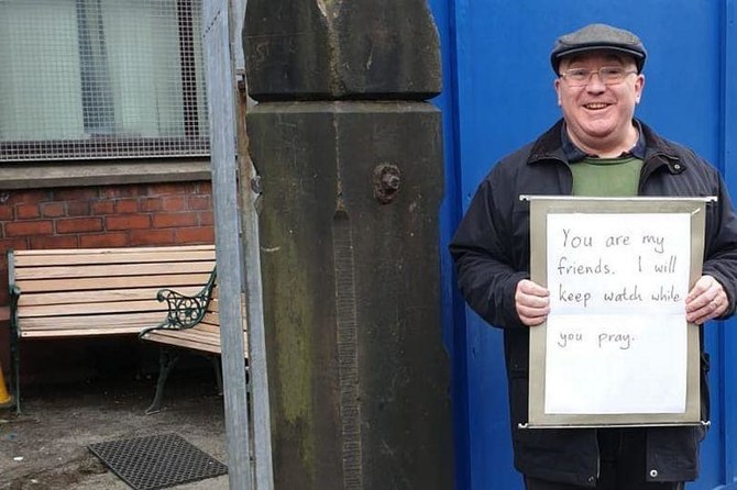 Christian’s post-New Zealand attack gesture for Muslim worshippers in Manchester goes viral